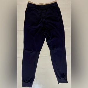 Lululemon Intent Jogger Size Medium Color Black